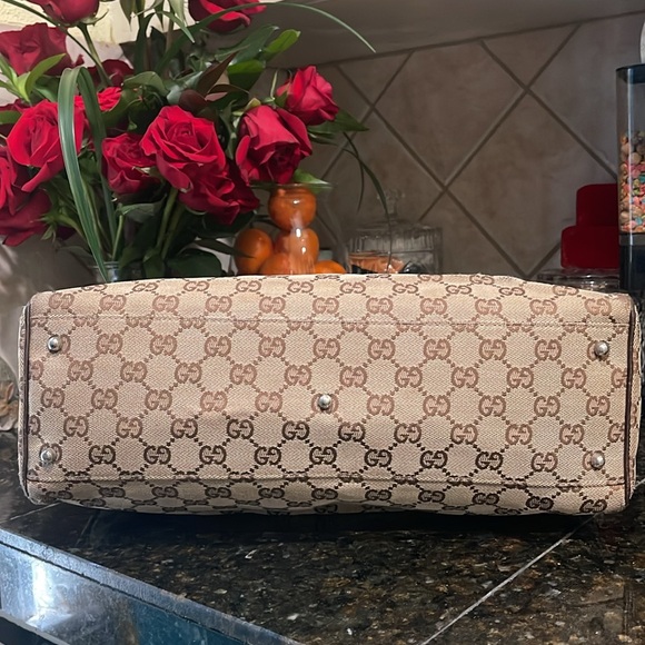 Authentic Gucci vintage tote - Picture 8 of 17